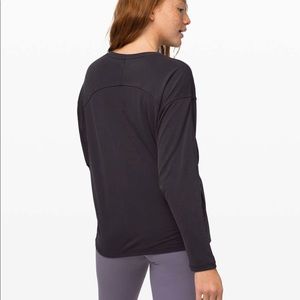 Lululemon Loungeful drape navy long sleeve size 6 cupro